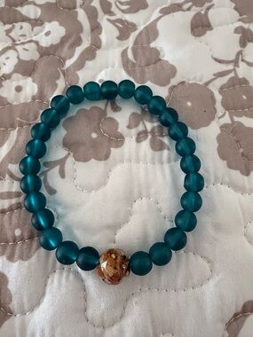 Teal Beaded Stretch Bracelet with Amber Accent